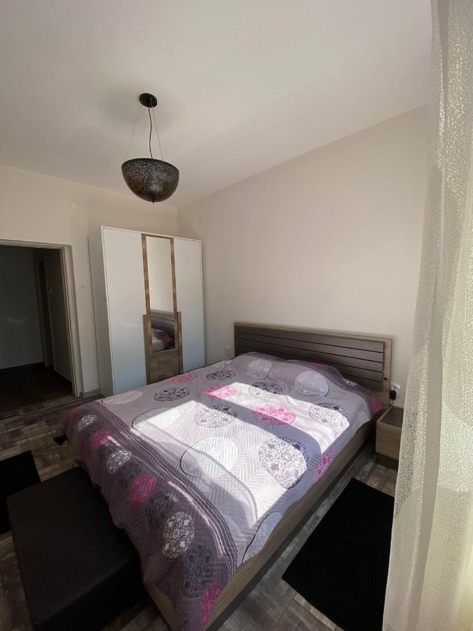 Apartmani Vila Cetinje Luaran gambar