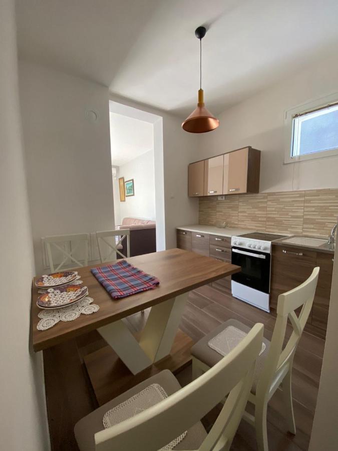 Apartmani Vila Cetinje Luaran gambar